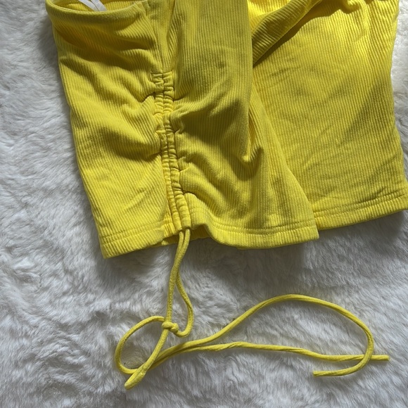 Yellow crop top byEgries - Picture 3 of 4